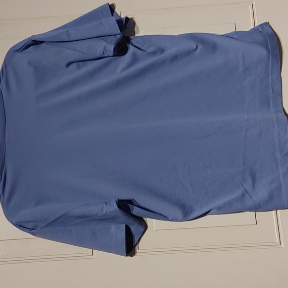 Simply Basic Tshirt - Picture 4 of 4